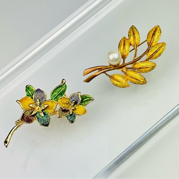 Vintage Two Floral Flower Leaf Glass Pearl Glitter Brooches - Picture 4 of 13